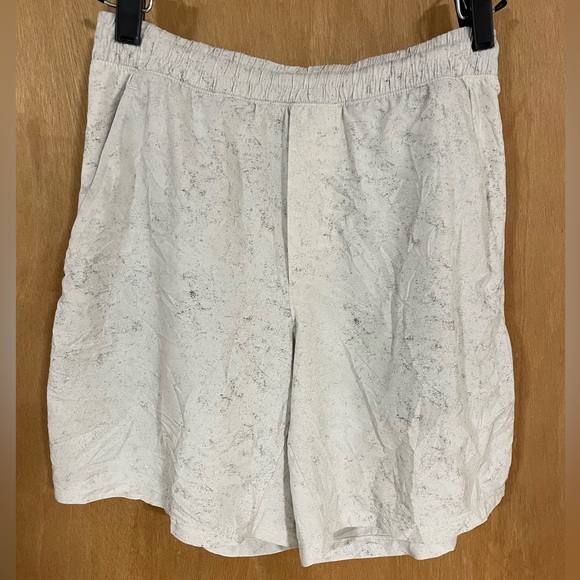 LULULEMON-Pace Breaker Linerless Short 
Gravel Dust White Opal Lunar Rock - Picture 4 of 7